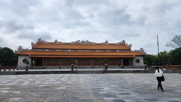 Tìm cách tu sửa "Ngai vua triều Nguyễn" - Ảnh 1.
