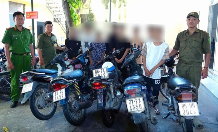 Nhóm thiếu niên gây ra hàng loạt vụ trộm cắp xe máy tại TP Phan Thiết - Ảnh 1.