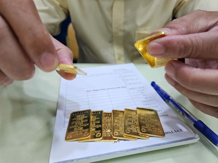 Tối 29-5, ngược kỳ vọng, giá vàng lại gây bất ngờ- Ảnh 2.