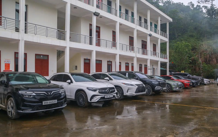 Khởi tố thêm 4 bị can vụ rửa tiền khắp cả nước, thu giữ nhiều "siêu xe"- Ảnh 2. Khởi tố thêm 4 bị can vụ rửa tiền khắp cả nước, thu giữ nhiều "siêu xe"- Ảnh 2.