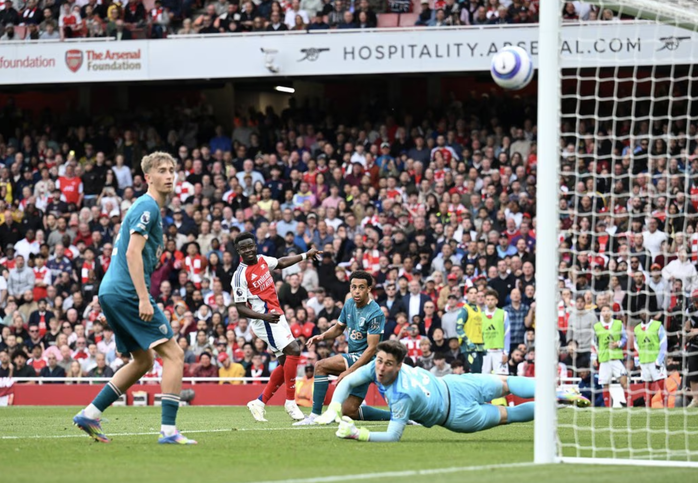 Arsenal thua sốc Bournemouth, lo mất ngôi nhì Ngoại hạng- Ảnh 1. Arsenal thua sốc Bournemouth, lo mất ngôi nhì Ngoại hạng- Ảnh 1.