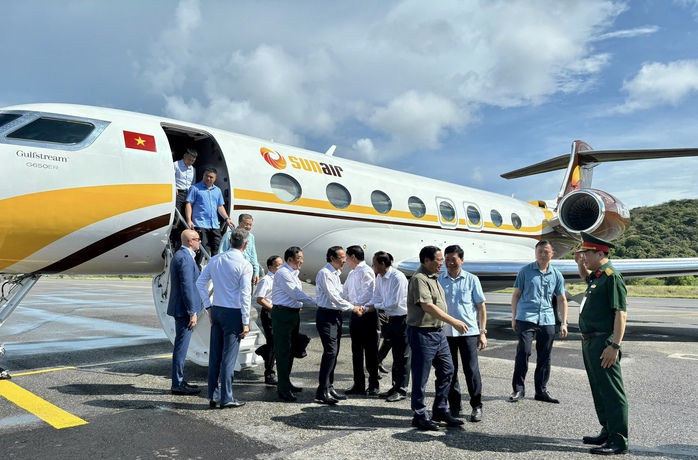 Thủ tướng Phạm Minh Chính kiểm tra sân bay, thăm gia đình chính sách ở Côn Đảo- Ảnh 1. Thủ tướng Phạm Minh Chính kiểm tra sân bay, thăm gia đình chính sách ở Côn Đảo- Ảnh 1.