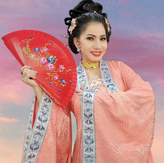 NSND Thoại Miêu, NSND Phượng Loan, NS Chí Tâm hát mừng Đại lễ Phật đản Vesak- Ảnh 3. NSND Thoại Miêu, NSND Phượng Loan, NS Chí Tâm hát mừng Đại lễ Phật đản Vesak- Ảnh 3.