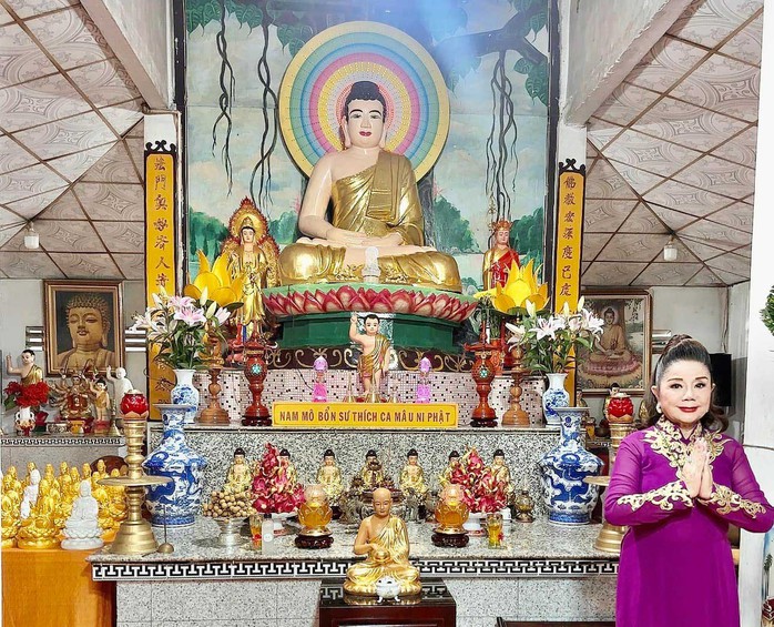 NSND Thoại Miêu, NSND Phượng Loan, NS Chí Tâm hát mừng Đại lễ Phật đản Vesak- Ảnh 4. NSND Thoại Miêu, NSND Phượng Loan, NS Chí Tâm hát mừng Đại lễ Phật đản Vesak- Ảnh 4.