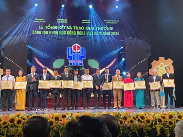 EVNCPC giành 5 giải thưởng tại Giải thưởng Sáng tạo khoa học công nghệ Việt Nam năm 2024- Ảnh 1. EVNCPC giành 5 giải thưởng tại Giải thưởng Sáng tạo khoa học công nghệ Việt Nam năm 2024- Ảnh 1.