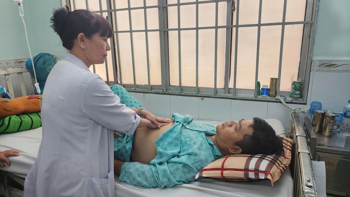 Một bệnh nhân suy kiệt, bất hạnh cần giúp đỡ - Ảnh 1. Một bệnh nhân suy kiệt, bất hạnh cần giúp đỡ - Ảnh 1.