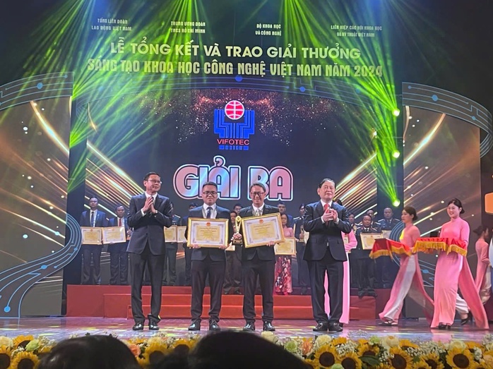 EVNCPC giành 5 giải thưởng tại Giải thưởng Sáng tạo khoa học công nghệ Việt Nam năm 2024- Ảnh 2. EVNCPC giành 5 giải thưởng tại Giải thưởng Sáng tạo khoa học công nghệ Việt Nam năm 2024- Ảnh 2.