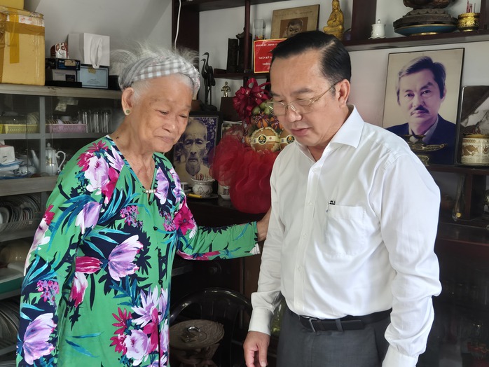 Thăm và tri ân Họa sĩ, Anh hùng lao động Đặng Ái Việt - Ảnh 3.