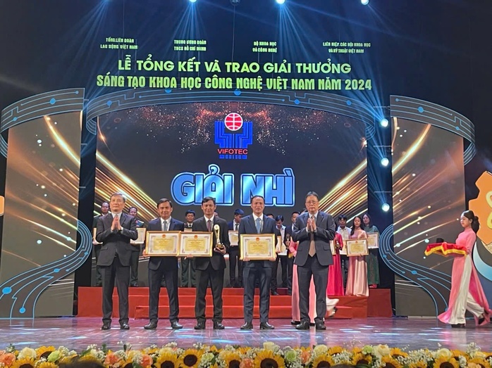EVNCPC giành 5 giải thưởng tại Giải thưởng Sáng tạo khoa học công nghệ Việt Nam năm 2024- Ảnh 3. EVNCPC giành 5 giải thưởng tại Giải thưởng Sáng tạo khoa học công nghệ Việt Nam năm 2024- Ảnh 3.