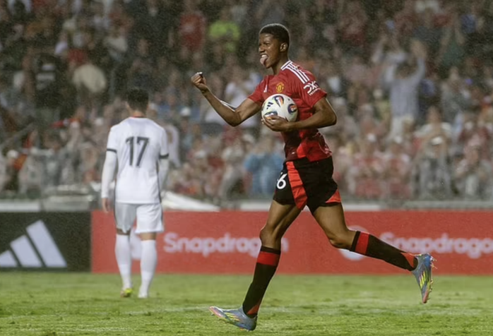 Man United thắng nhọc Hồng Kông (Trung Quốc), sắp mất thủ quân Bruno Fernandes - Ảnh 2.