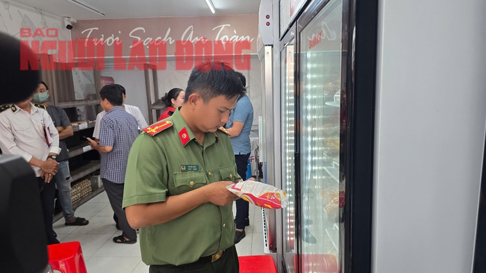 Vụ tố cửa hàng của C.P. Việt Nam bán thịt heo bệnh: Tỉnh Sóc Trăng vào cuộc kiểm tra- Ảnh 3. Vụ tố cửa hàng của C.P. Việt Nam bán thịt heo bệnh: Tỉnh Sóc Trăng vào cuộc kiểm tra- Ảnh 3.