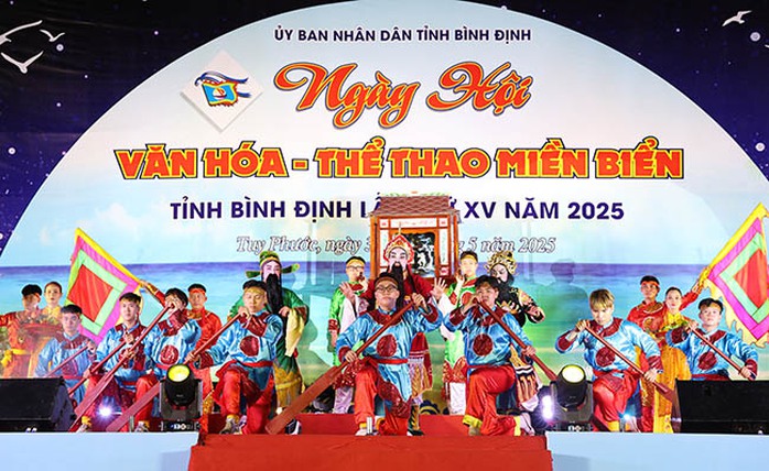 Hơn 400 người tham gia Ngày hội Văn hóa - Thể thao miền biển Bình Định
- Ảnh 3. Hơn 400 người tham gia Ngày hội Văn hóa - Thể thao miền biển Bình Định
- Ảnh 3.
