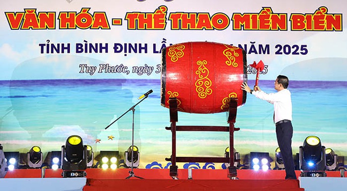Hơn 400 người tham gia Ngày hội Văn hóa - Thể thao miền biển Bình Định
- Ảnh 1. Hơn 400 người tham gia Ngày hội Văn hóa - Thể thao miền biển Bình Định
- Ảnh 1.