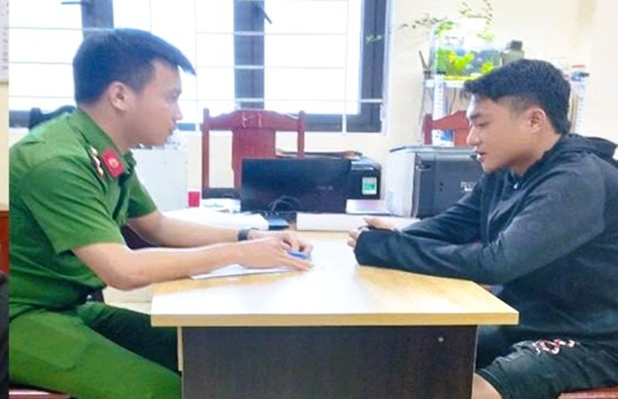 Bắt thanh niên uống rượu đi xe máy, tông vào 2 ô tô khiến người ngồi sau tử vong- Ảnh 1. Bắt thanh niên uống rượu đi xe máy, tông vào 2 ô tô khiến người ngồi sau tử vong- Ảnh 1.