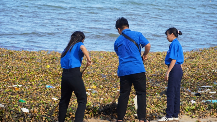 Hơn 300 người chung tay "giải cứu" Bãi Trước Vũng Tàu khỏi rác đại dương- Ảnh 3. Hơn 300 người chung tay "giải cứu" Bãi Trước Vũng Tàu khỏi rác đại dương- Ảnh 3.