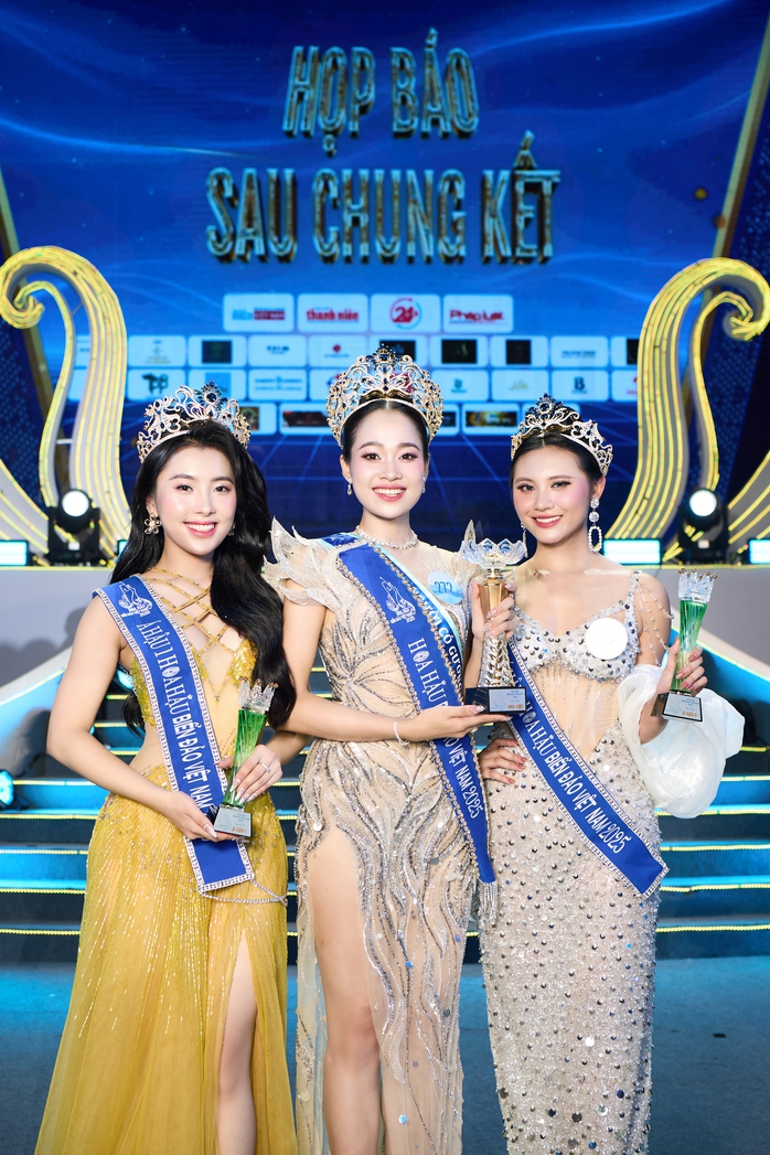 Người đẹp Thanh Hóa đăng quang Hoa hậu Biển đảo Việt Nam - Ảnh 2.