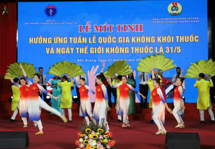 Hơn 1 triệu đoàn viên, người lao động nói không với thuốc lá - Ảnh 2. Hơn 1 triệu đoàn viên, người lao động nói không với thuốc lá - Ảnh 2.