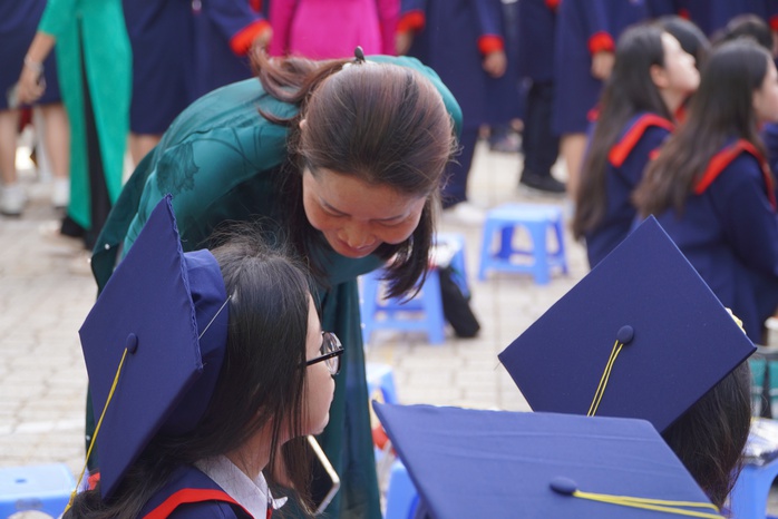 Không thể quên bóng dáng tảo tần của ba mẹ, thầy cô!- Ảnh 10. Không thể quên bóng dáng tảo tần của ba mẹ, thầy cô!- Ảnh 10.