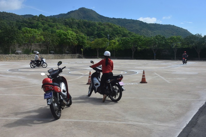 Công an Bà Rịa - Vũng Tàu tổ chức kỳ sát hạch lái xe đầu tiên- Ảnh 4. Công an Bà Rịa - Vũng Tàu tổ chức kỳ sát hạch lái xe đầu tiên- Ảnh 4.