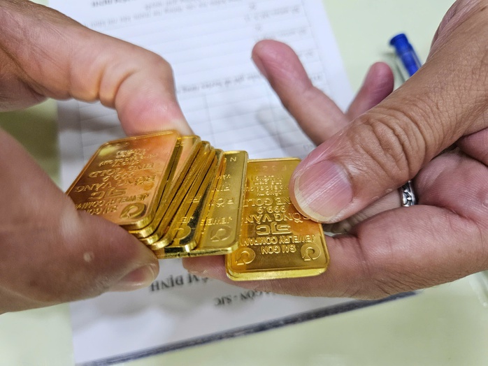 Giá vàng hôm nay 1-6: Người mua vàng miếng lỗ gần 5 triệu đồng, giá còn giảm tiếp?- Ảnh 2. Giá vàng hôm nay 1-6: Người mua vàng miếng lỗ gần 5 triệu đồng, giá còn giảm tiếp?- Ảnh 2.