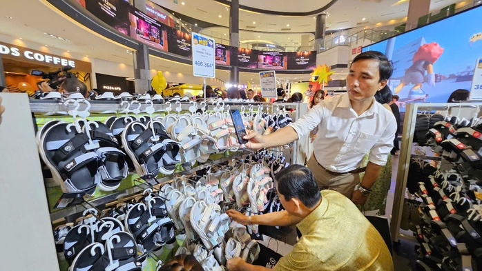 Doanh nghiệp Việt đầu tiên cung cấp cả hệ sinh thái sản phẩm cho tuổi teen - Ảnh 1.