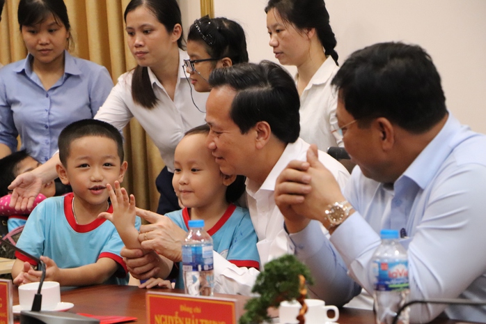 Đại lễ Vesak 2025: 230 suất quà trao đến trẻ em khuyết tật- Ảnh 2. Đại lễ Vesak 2025: 230 suất quà trao đến trẻ em khuyết tật- Ảnh 2.