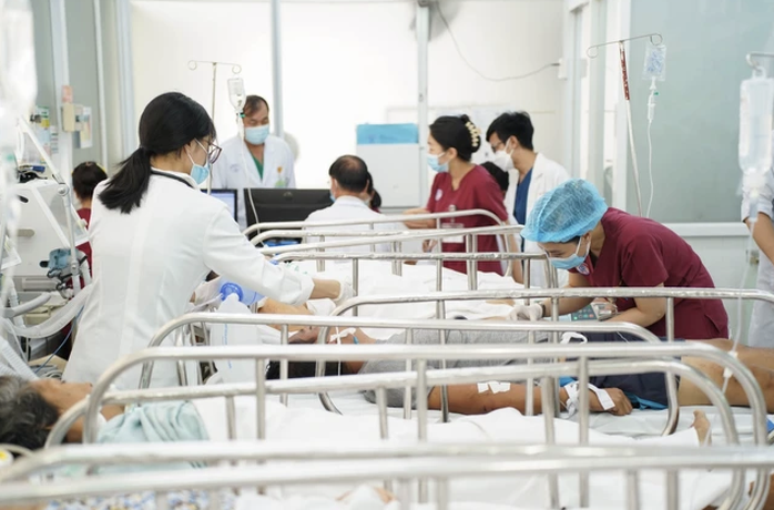 Bệnh viện Chợ Rẫy tiếp nhận gần 1.400 ca cấp cứu trong kỳ nghỉ lễ - Ảnh 1.