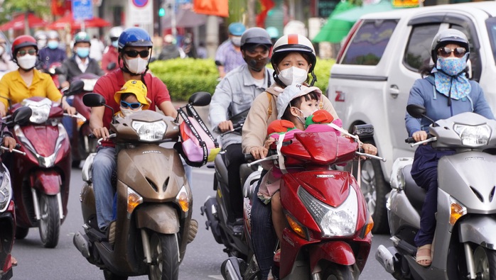 Thời tiết TP HCM hôm nay, 6-5: Duy trì nắng nóng cao điểm, mưa dông về chiều - Ảnh 1.