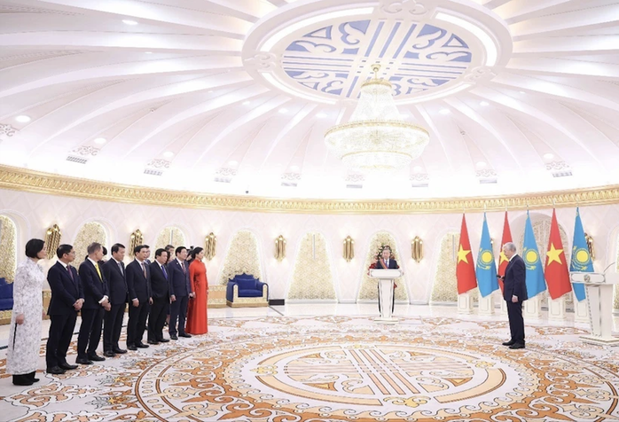 Kazakhstan tặng Tổng Bí thư Tô Lâm Huân chương Hữu nghị Dostyk hạng nhất - Ảnh 1.