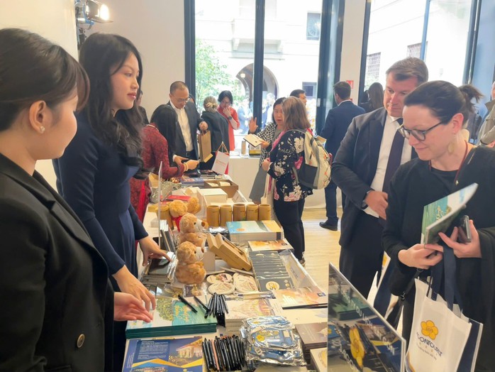 Saigontourist Group, Vietnam Airlines xúc tiến du lịch Việt Nam tại châu Âu - Milan 2025- Ảnh 2. Saigontourist Group, Vietnam Airlines xúc tiến du lịch Việt Nam tại châu Âu - Milan 2025- Ảnh 2.