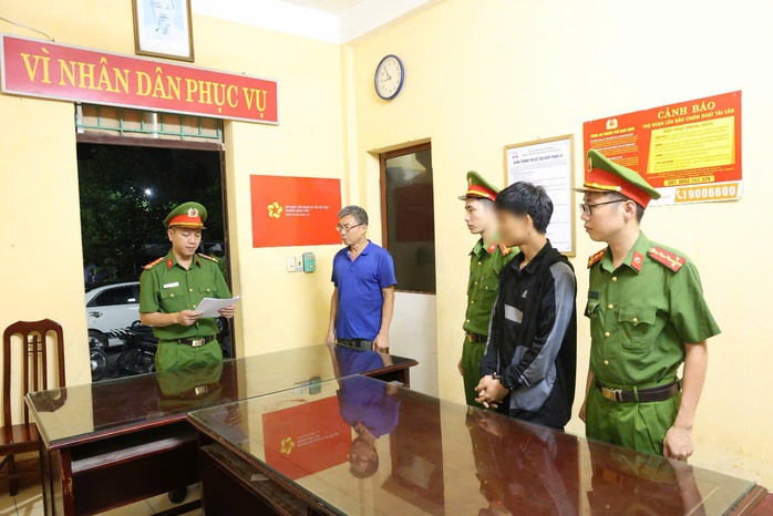 Tạm giữ hình sự nam thanh niên hành hung điều dưỡng bệnh viện- Ảnh 1. Tạm giữ hình sự nam thanh niên hành hung điều dưỡng bệnh viện- Ảnh 1.