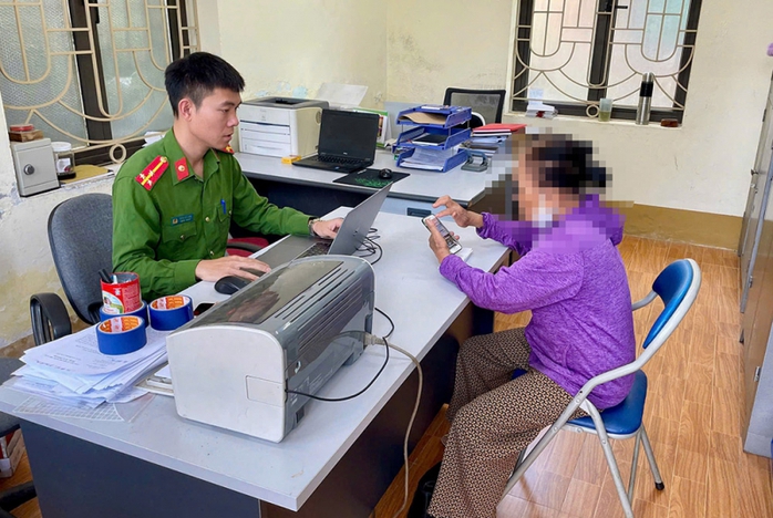 Suýt mất 200 triệu đồng sau khi nghe cuộc gọi video đọc lệnh khởi tố - Ảnh 1.