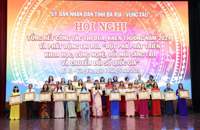 Bà Rịa - Vũng Tàu: Nhiều cá nhân được nhận Huân chương Lao động- Ảnh 2. Bà Rịa - Vũng Tàu: Nhiều cá nhân được nhận Huân chương Lao động- Ảnh 2.