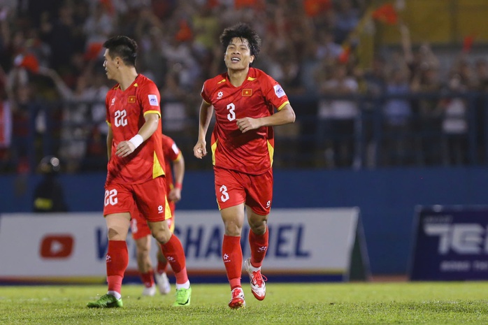 Thêm hai tuyển thủ Việt Nam được gọi đấu Man United - Ảnh 1.