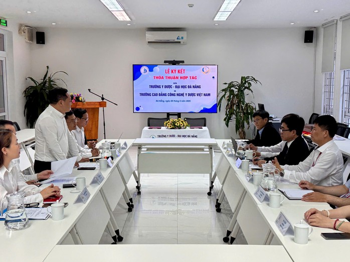 Hai trường y dược lớn ký kết hợp tác đào tạo và phát triển nguồn nhân lực y tế- Ảnh 2. Hai trường y dược lớn ký kết hợp tác đào tạo và phát triển nguồn nhân lực y tế- Ảnh 2.