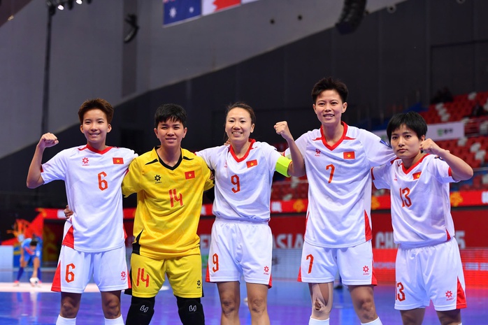 Futsal nữ Việt Nam tiến sát vé World Cup - Ảnh 1.