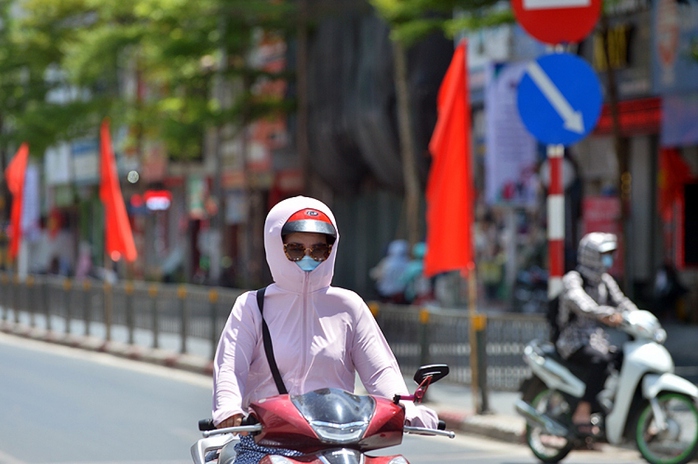 Thời tiết TP HCM hôm nay, 9-5: Nắng nóng 36°C, chiều tối mưa dông- Ảnh 1.