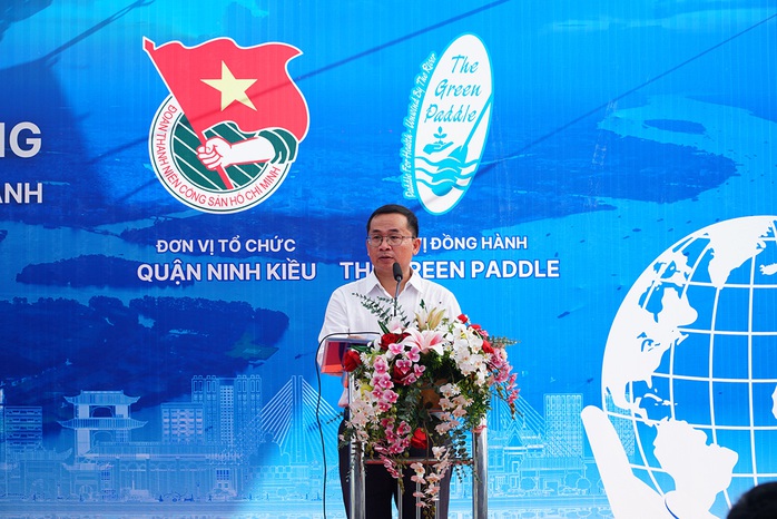 VIDEO: 200 tình nguyện viên ra quân "bảo vệ dòng sông quê hương" ở Cần Thơ - Ảnh 1.