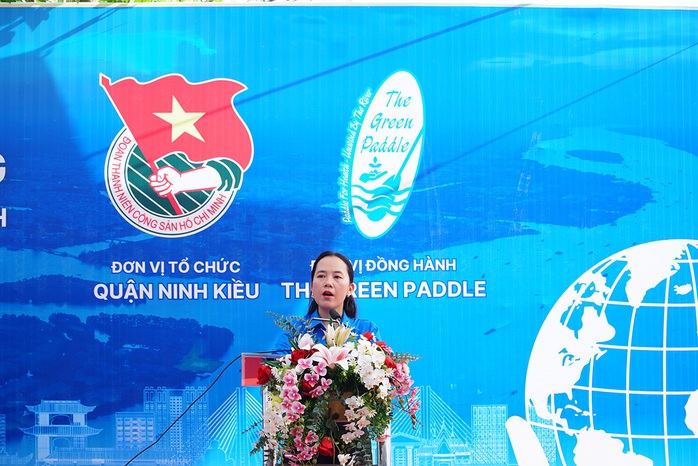 VIDEO: 200 tình nguyện viên ra quân "bảo vệ dòng sông quê hương" ở Cần Thơ - Ảnh 2.