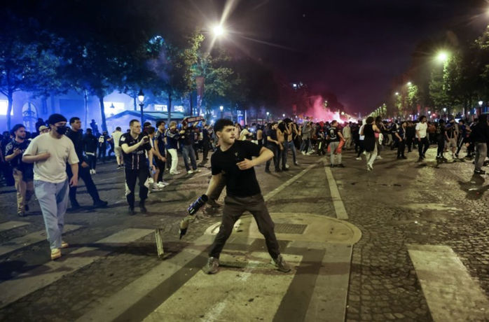 Lễ mừng cúp vô địch Champions League của PSG chìm trong máu và nước mắt- Ảnh 5.