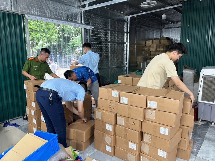 Phát hiện hơn 5.000 lọ mỹ phẩm nhập lậu của công ty Ngân Korea- Ảnh 1. Phát hiện hơn 5.000 lọ mỹ phẩm nhập lậu của công ty Ngân Korea- Ảnh 1.