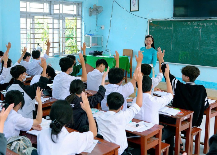 Bài dự thi cuộc thi viết "Người thầy kính yêu": Góp yêu thương, vượt lên nghịch cảnh- Ảnh 1. Bài dự thi cuộc thi viết "Người thầy kính yêu": Góp yêu thương, vượt lên nghịch cảnh- Ảnh 1.