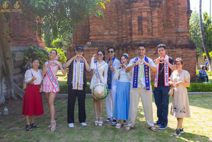 Thí sinh Hoa hậu và Nam vương Thế giới 2025 tham quan Bình Định- Ảnh 3. Thí sinh Hoa hậu và Nam vương Thế giới 2025 tham quan Bình Định- Ảnh 3.