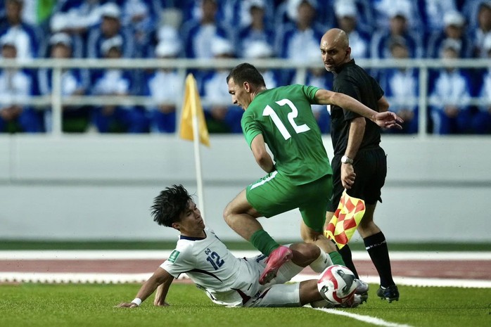 Thái Lan thua sốc Turkmenistan, nguy cơ lỡ hẹn Asian Cup 2027- Ảnh 1. Thái Lan thua sốc Turkmenistan, nguy cơ lỡ hẹn Asian Cup 2027- Ảnh 1.