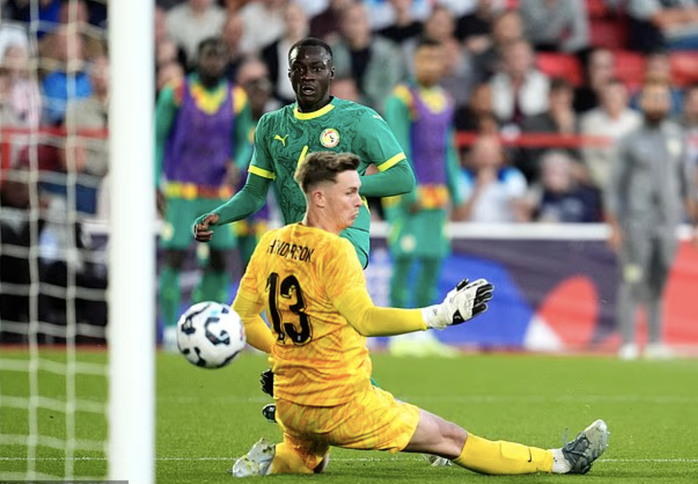 Tuyển Anh thua sốc Senegal trên sân nhà- Ảnh 3. Tuyển Anh thua sốc Senegal trên sân nhà- Ảnh 3.