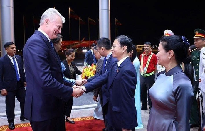 Tổng thống Litva thăm chính thức Việt Nam - Ảnh 1. Tổng thống Litva thăm chính thức Việt Nam - Ảnh 1.