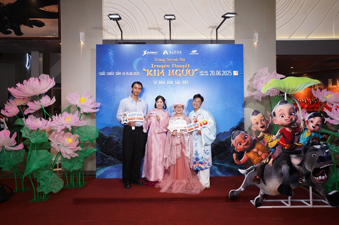 Gia đình Thanh Thúy – NSƯT Đức Thịnh "trẩy hội" thảm đỏ hoạt hình - Ảnh 8. Gia đình Thanh Thúy – NSƯT Đức Thịnh "trẩy hội" thảm đỏ hoạt hình - Ảnh 7.