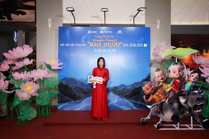 Gia đình Thanh Thúy – NSƯT Đức Thịnh "trẩy hội" thảm đỏ hoạt hình - Ảnh 4. Gia đình Thanh Thúy – NSƯT Đức Thịnh "trẩy hội" thảm đỏ hoạt hình - Ảnh 3.