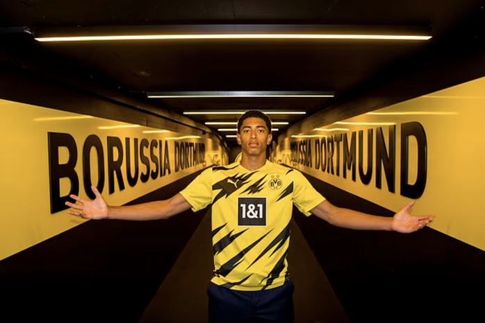 Em trai Jude Bellingham gia nhập Dortmund với mức phí kỷ lục - Ảnh 4.