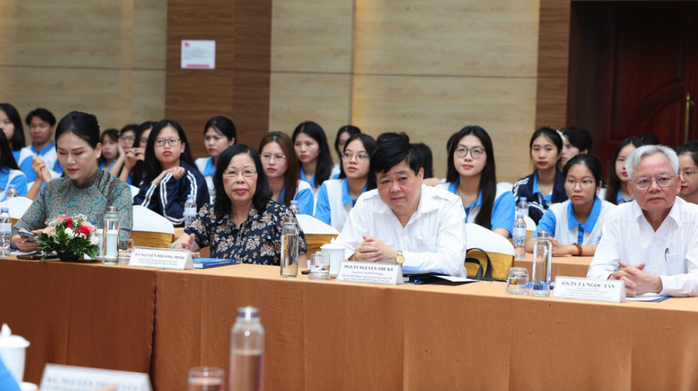 Phụ nữ với 100 năm Báo chí cách mạng Việt Nam - Ảnh 3.
